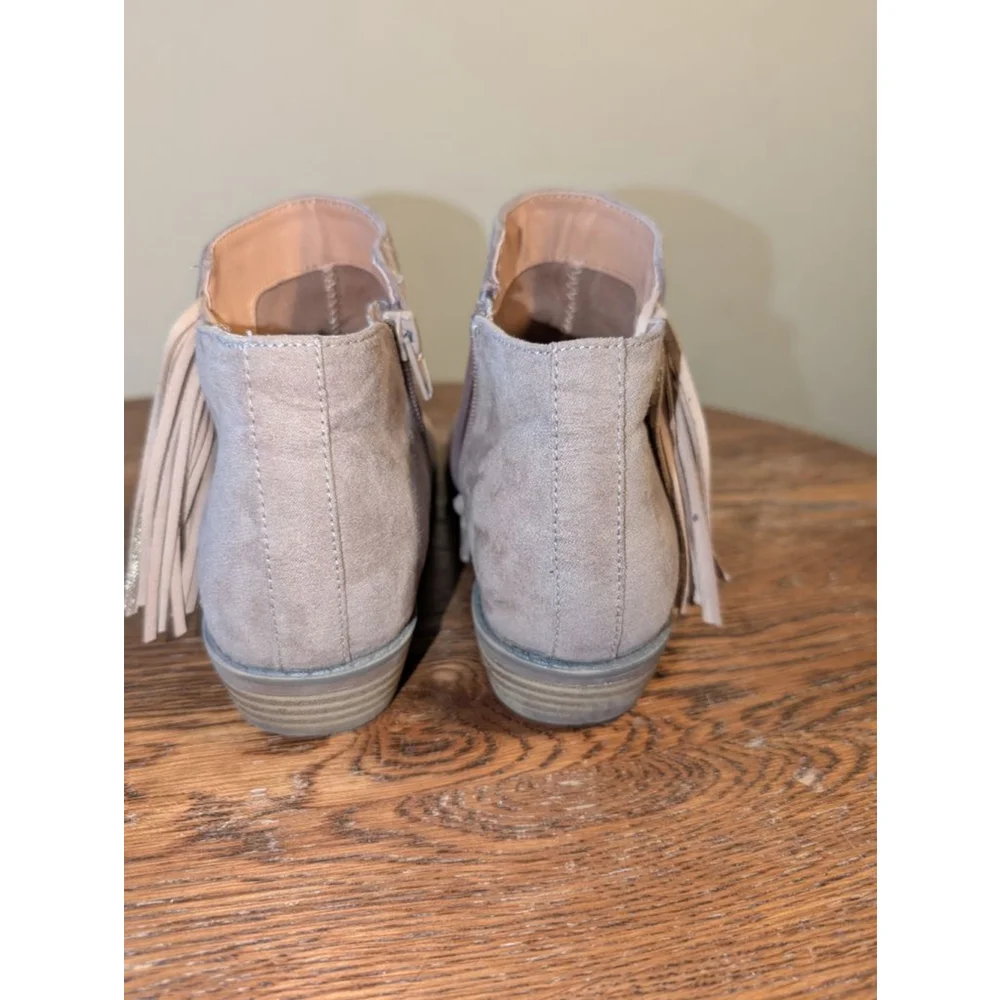 Women's Dolce Vita Taupe Ankle Boots & Booties Size 4 with Gold Fringe